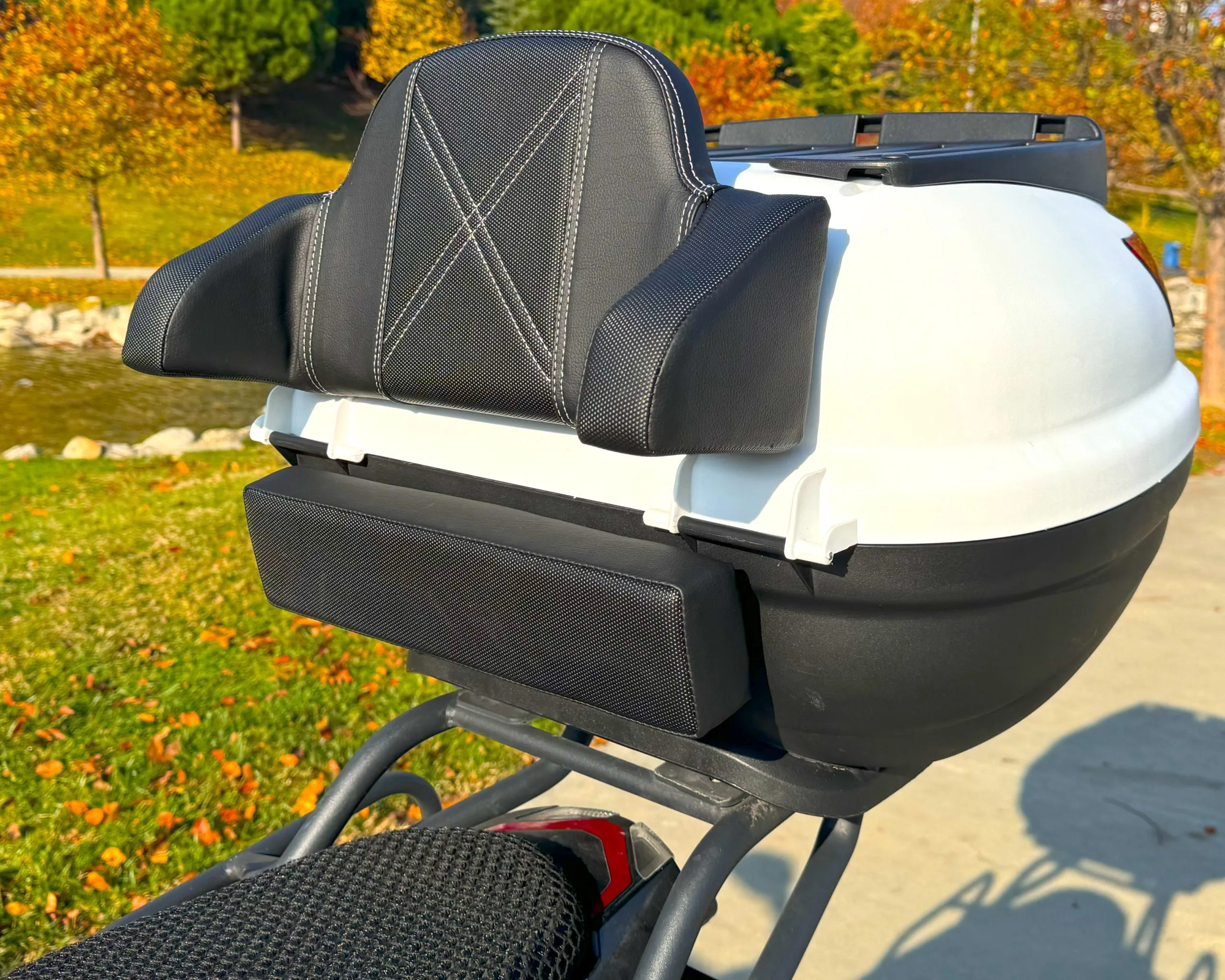 C-X01, Gri Dikiş, Universal Sport Çanta Sırt Dayama